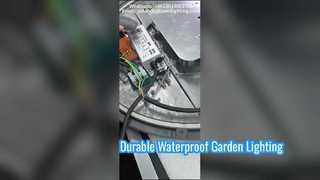 Luce da giardino a led impermeabile IP66 in alluminio pressofuso con 5 anni di garanzia.
